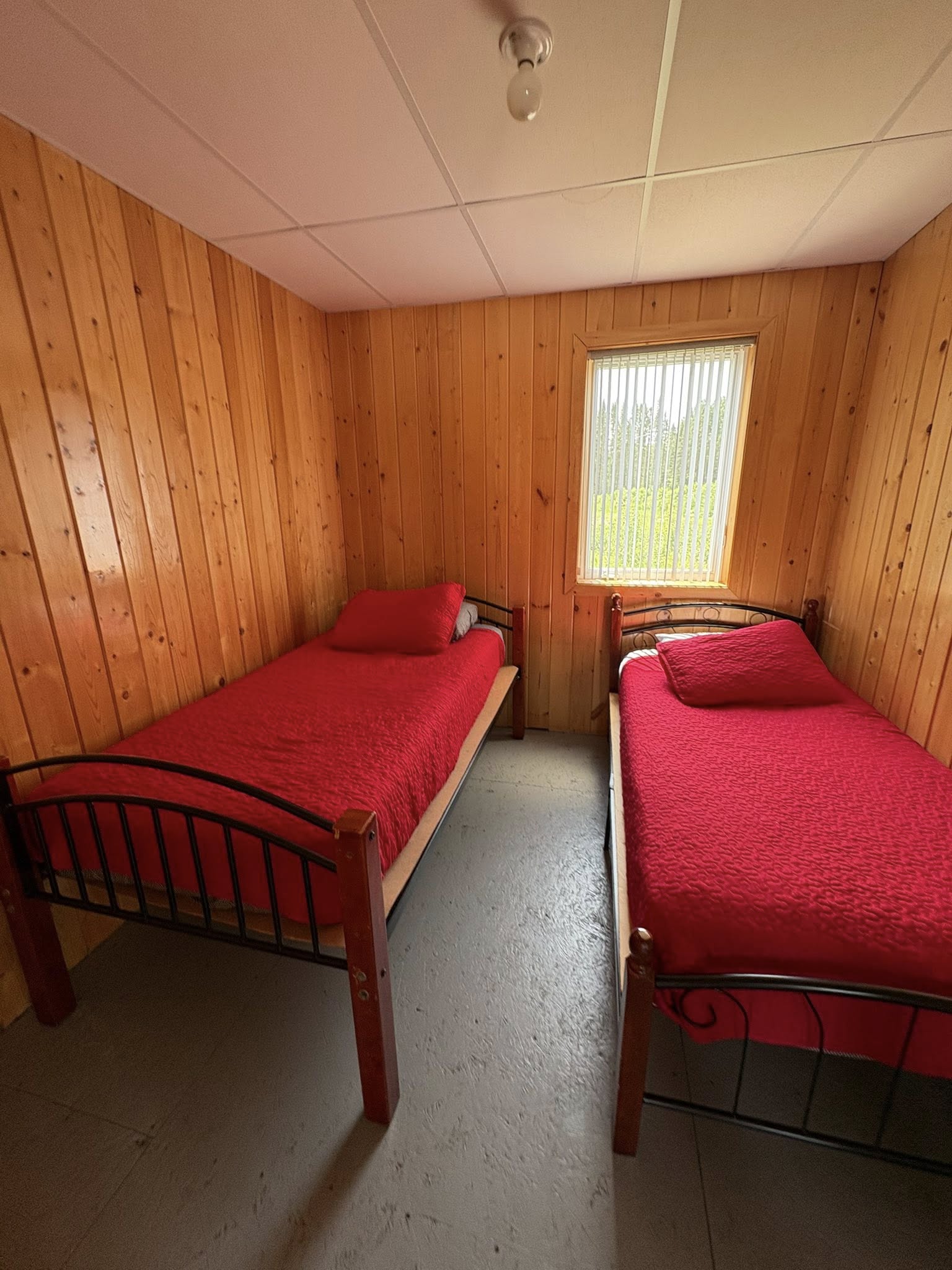 Chambre chalet 4 du Relais Onatchiway : 2 lits simples