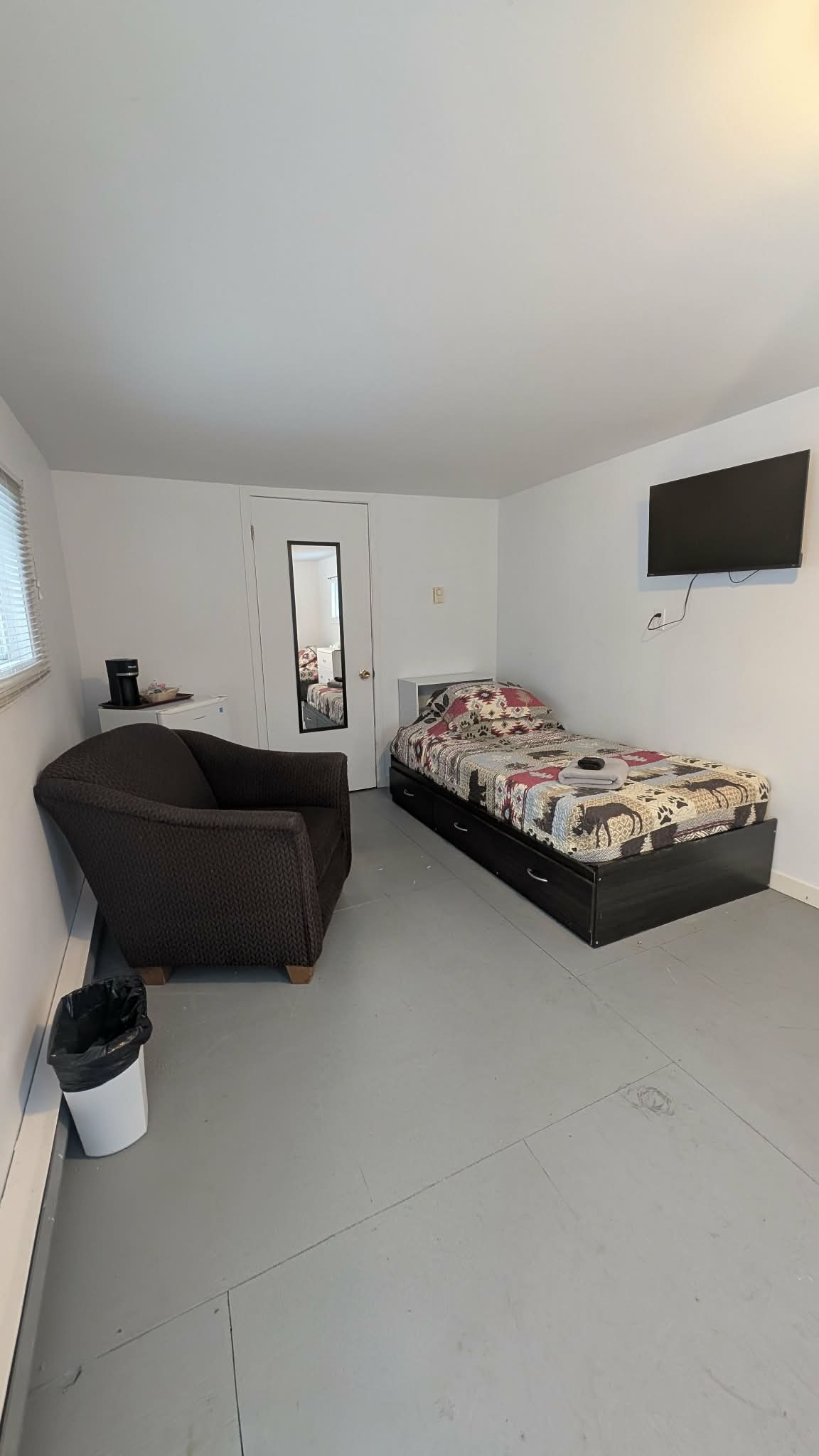 Chambre 7 Monts-Valin avec salle de bain privée au Relais Onatchiway