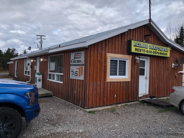 Exterieur du Restaurant dépanneur du Relais Onatchiway