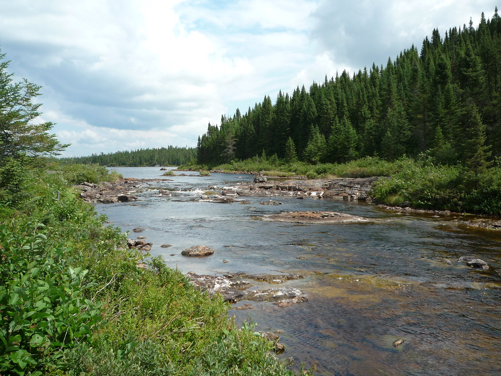 Rivière dans les Monts-Valin